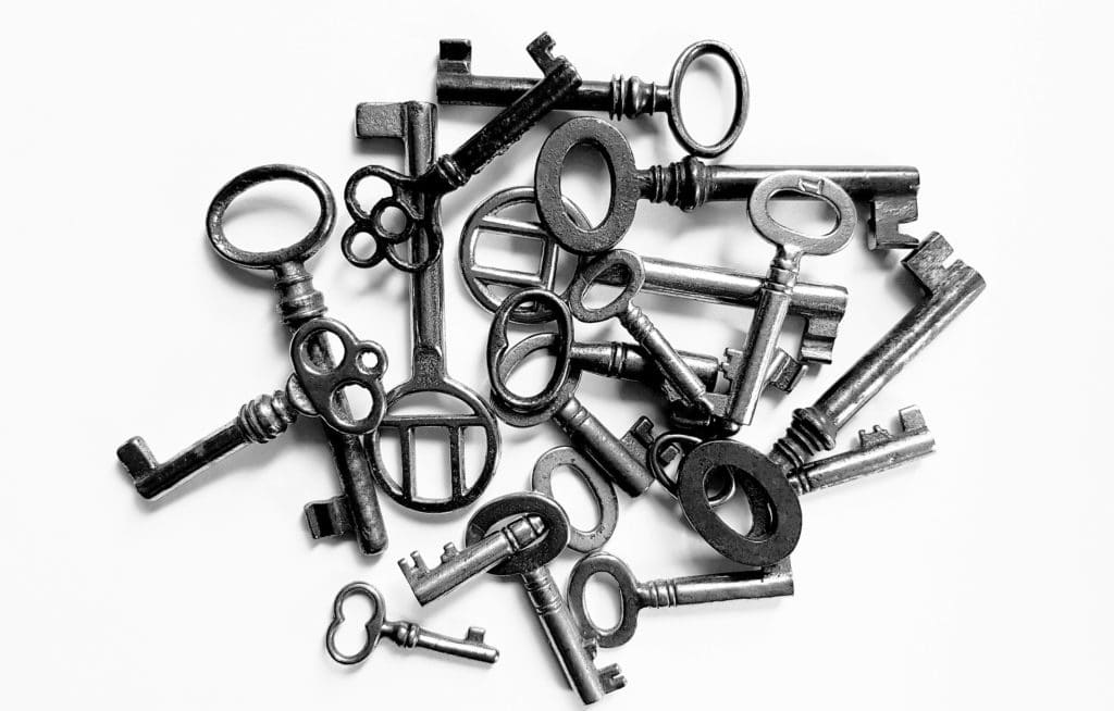 jumbled pile of keys